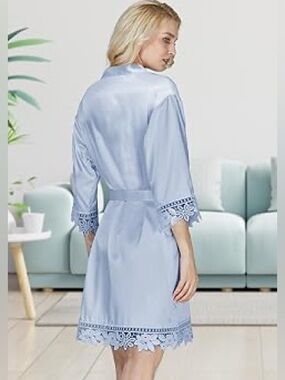 NWOT Satin Lace Trim‎ Bridesmaid Getting Ready Robe One Size Blue